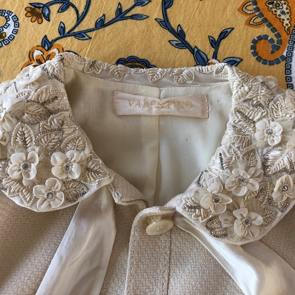SOLD VALENTINO Ivory Silk Tweed Flower Beaded Coat - Picture 5 of 8